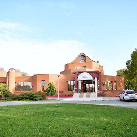 Hotel Zlatna Obala Bečej Exterior foto